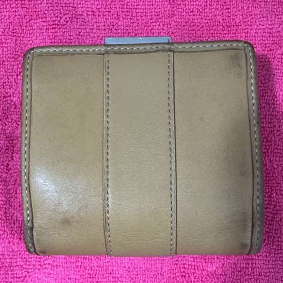 Vintage Coach Leather Bifold Wallet in Tan - Picture 4 of 16
